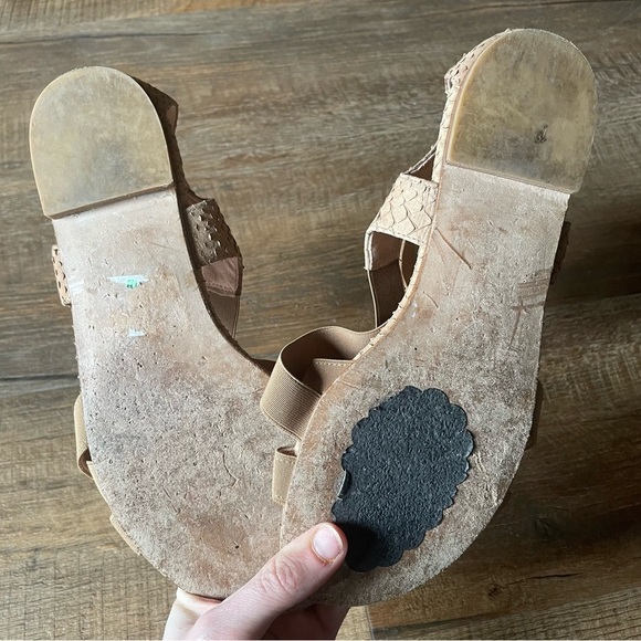 Stuart Weitzman Leather Strappy Gladiator Sandals in Tan - Picture 5 of 7